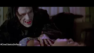 Valek muerde a Katrina | "Vampiros de John Carpenter" (1998)