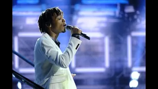 ✅  The top 17 performers from "The Voice" season 20 took the stage on Monday, and Cam Anthony closed