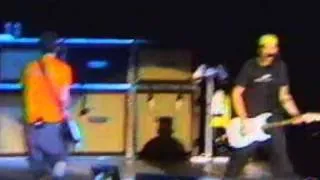 blink-182 - 07 - Voyeur (Live @ Chula Vista, CA, USA, 11.05.2000)