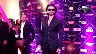 Ranveer Singh Meets Karan Johar At PinkVilla Style Icon Night | Bollywood Clap