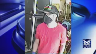 Holyoke PD: Man wanted for theft at pawn shop