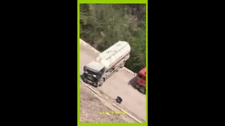 Expert Truck Off Road ● Amazing Trucks Driving Skills ● Best Trucker On Mud Roads