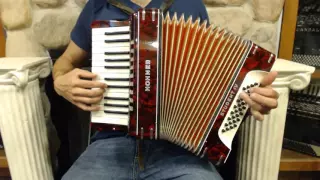 How to Play a 32 Bass Accordion - Lesson 8 - Introduction to 7th Chords - La Cumparsita