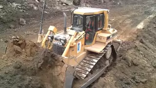 CAT D6 XL  with nice sound pushing dirt