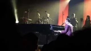 Who do we think we are - John Legend (live in seoul)
