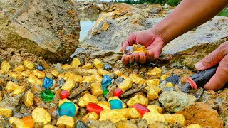 Lucky! Digging for Treasure worth millions from Huge Nuggets of Gold, gold panning, Mining Exciting.