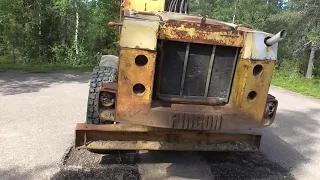 PistenBully-rinne- ja latukone ja pingon kaivuri