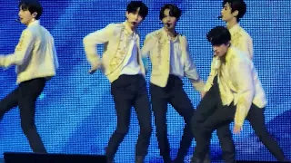 [FANCAM] 221002 ENHYPEN MANIFESTO in ANAHEIM Day 1 - Intro: Walk the Line+Given-Taken