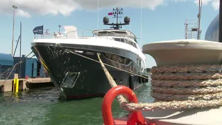 Princess 35 arrives at Trafalgar Shipyard