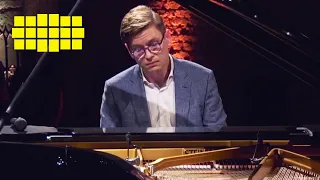 Víkingur Ólafsson – Bach: Prelude and Fugue in E Minor, BWV 855 | Yellow Lounge