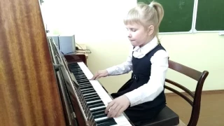Семилетняя Соня Курлович играет джаз