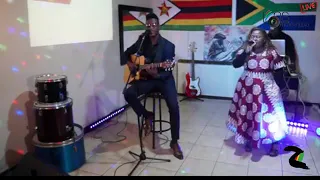 Kurwizi- Betty Makaya & KeenMarshall Duet on acoustic set