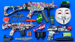 Grabbing the guns & equipment from strangers | Tattooed UMP Sub-machine gun, Mp5 Gun, Pistol, knife