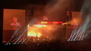 Paul McCartney performs “Live and Let Die”