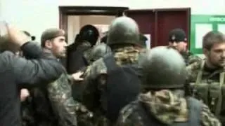 Спецназ освободил чеченский парламент от боевиков
