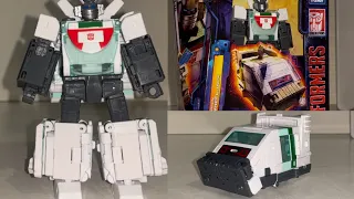 How to transform legacy United origin wheeljack figure. Voyager class