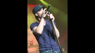 Enrique Iglesias - Duele el Corazón Live