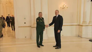 Президент Ильхам Алиев принял делегацию во главе с министром обороны РФ