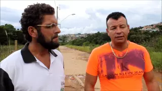 Buracos nas ruas do Nova Cidade provocam prejuízo e protesto do cantor Nando dos Teclados  Barbacena