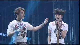 Daesung & Seungyoon's 'UGLY' Cover at YGFAMCON in JPN DVD