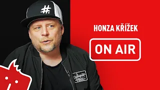 Honza Křížek ON AIR: „Hrát druhý housle v kapelách někoho jiného byl občas nápor na ego.“