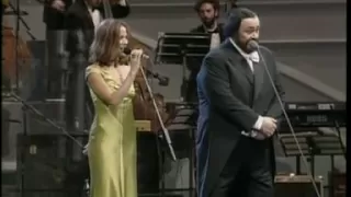 Pavarotti and Sheryl Crow "La Ci Darem La Mano" 1996 (Pavarotti and Friends)