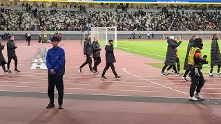 アビスパ福岡 vs FC シャフタール・ドネツク　試合後の選手たち　20231218