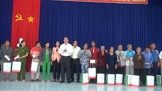 Chủ tịch nước Trần Đại Quang thăm, tặng quà và chúc Tết tại An Giang