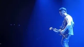 Avenged Sevenfold - Synyster Gates Solo (Live in Paris 2013) HD