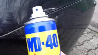 Kratzer am Auto mit WD-40 entfernen