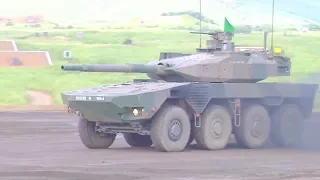 JGSDF - Fuji Combined Firepower Exercise 2017 : Type 16 105mm MCV, AAV + Armoured Vehicles [1080p]