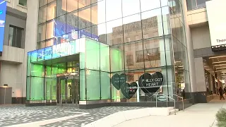 Gunfire shuts down Center City shopping mall; 1 teen arrested