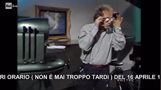 Enrico Ghezzi, mentre viene preso a torte in faccia, parla de "L'ultimo imperatore" di Bertolucci