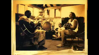 Ali Farka Toure with Ry Cooder - Gomni.wmv