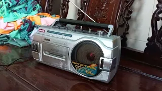 Đã bán! Cassette Sanyo BIG-180K chạy hoàn hảo, radio và băng hát tốt, 500k.