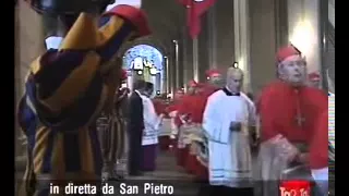 traslazione della salma di Giovanni paolo II nella basilica di san pietro COMPLETO!!! Aprile 2005