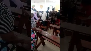 une messe de requiem à l'église saint face de faubourg  pour bénir le corps de ma mère Djembo Audrey