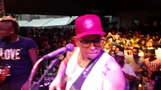 Grupo RELUZ no Ginásio Bangu Atlético Clube. Rio de Janeiro, Brasil Samba e Pagode. Música ao vivo.