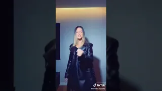 Нюша танцует в TikTok