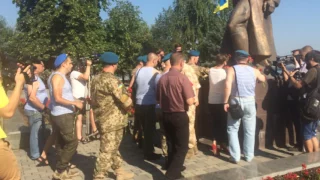День ВДВ в Днепре: десантники встретились на набережной