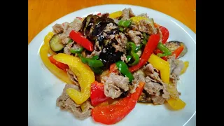 Boiled Pork And Bell Peppers With Soy Sauce Sesame Oil Dressing