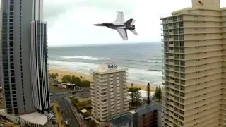 2018 Gold Coast 600 - F/A-18F SUPER HORNET Fly Over (SOUND WARNING!!!!)