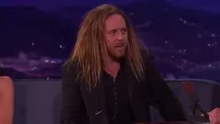 Tim Minchin and Matildas Perform "When I Grow Up" on Conan