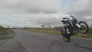 Entraînement wheeling avec l'Africa Twin crf1000l