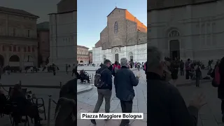 Bologna Italy 🇮🇹 Piazza Maggiore 🇮🇹😎 #Short