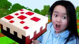 MOMON MAKAN SEMUA MAKANAN MINECRAFT DI KEHIDUPAN NYATA feat @BANGJBLOX​