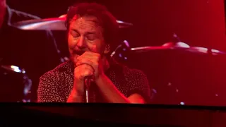 PEARL JAM   :   "Daughter"  -  Gila River Arena / Arizona  (May 9, 2022)