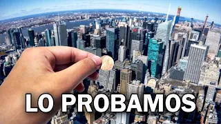 ¿Qué tan peligroso es tirar una moneda desde un rascacielos?