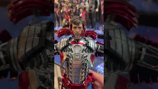 Iron Man 2  1/6th "Tony Stark" Mark V Suit up Version [Deluxe Version]