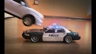 Destruction of a Ford policeman from plasticine, crash test